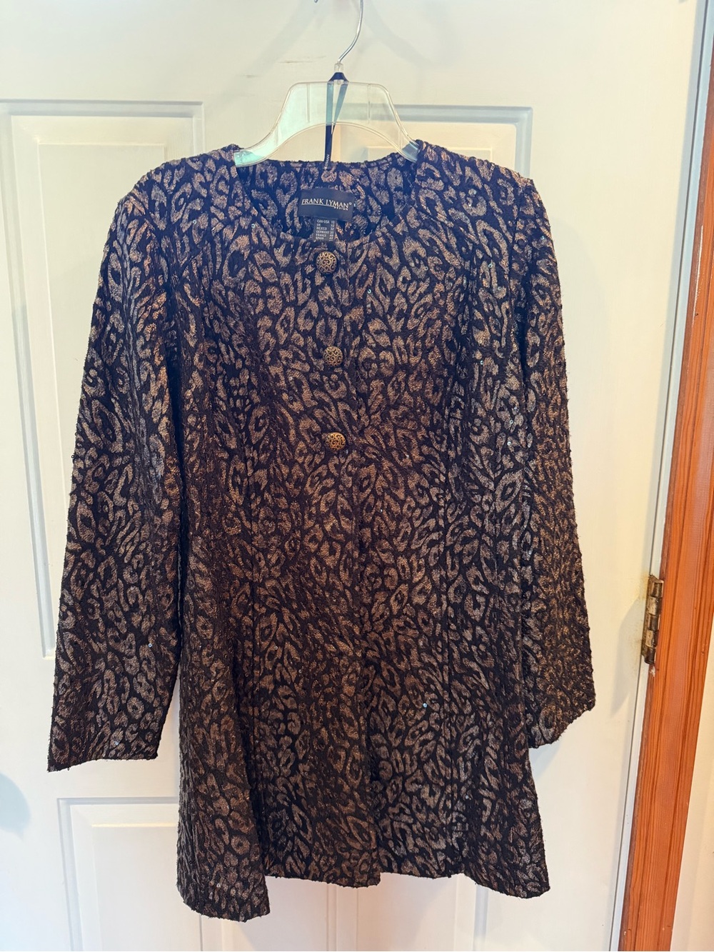 Frank Lyman Design Black and Gold Long-Sleeve Textured Topper